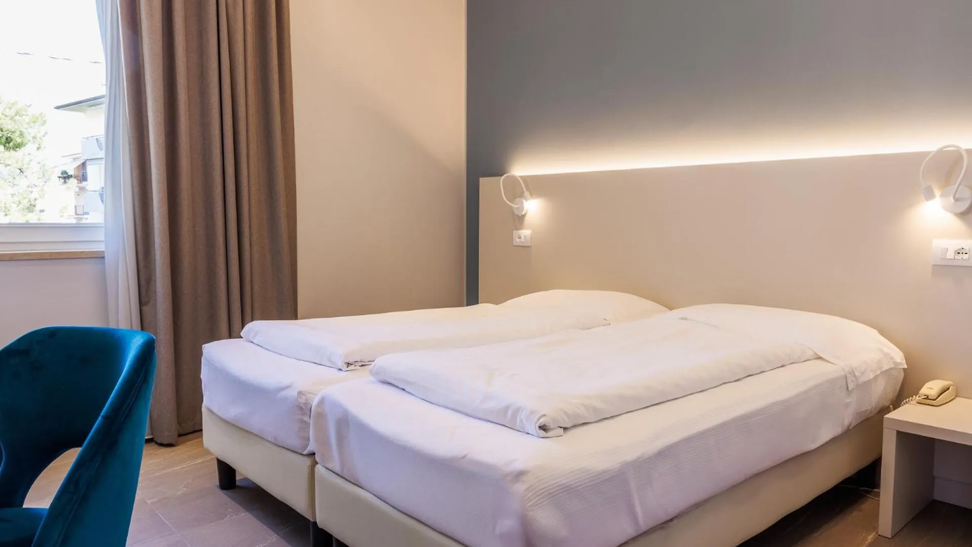 Hotel Paradiso 巴多利诺 3*,  意大利